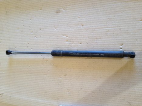 Renault Clio III Csomagtér teleszkóp