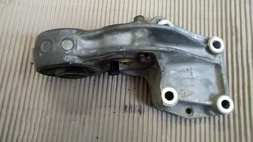 Peugeot 206 Féltengely tartó