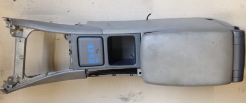 Volvo V70 Könyöklő