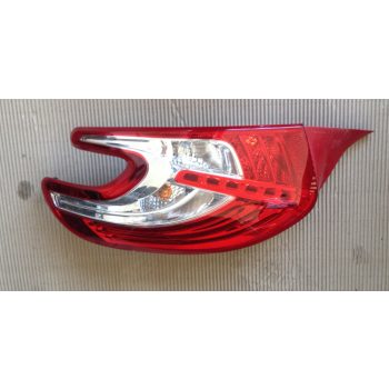 Peugeot 208 Hátsó lámpa